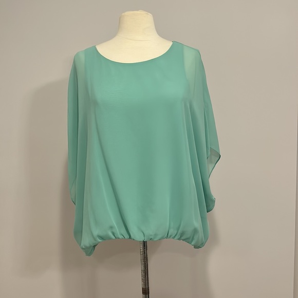 New! Vince Camuto Blouse in perfect condition - Picture 2 of 9